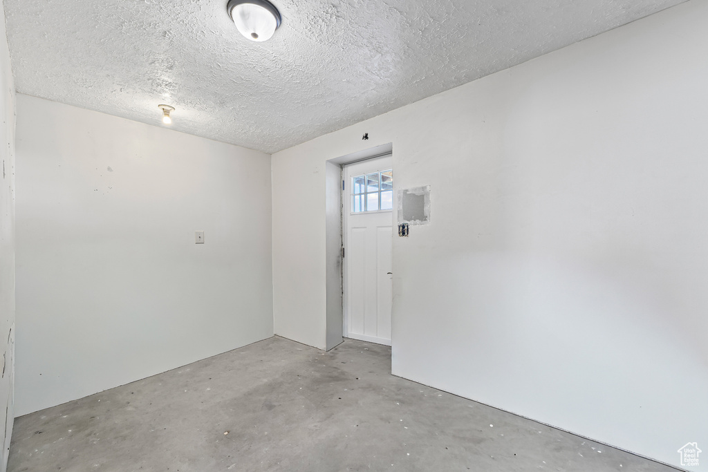 2520 N 4175 W Plain City, UT 84404