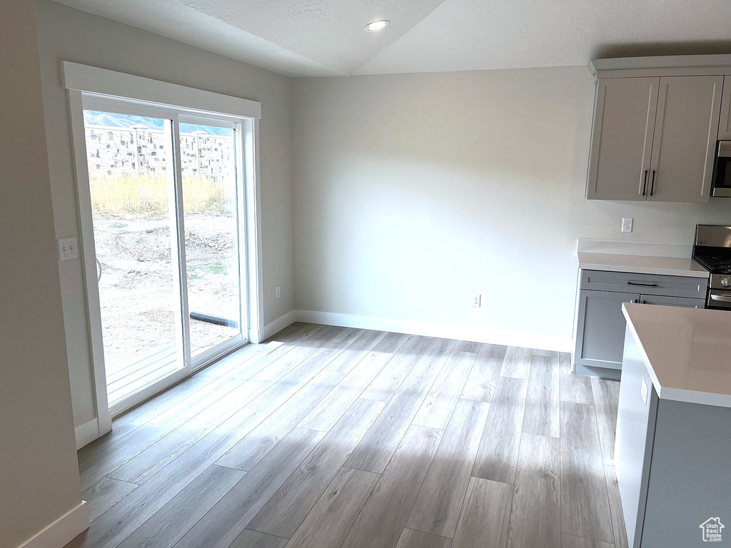 Photo 6 for MLS #2115801 at 1206 N Berra Blvd