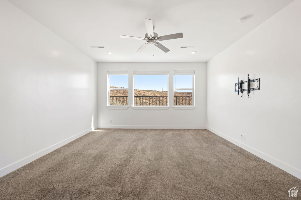 Photo 10 for MLS #2115820 at 822 N Pleasant Valley Ln