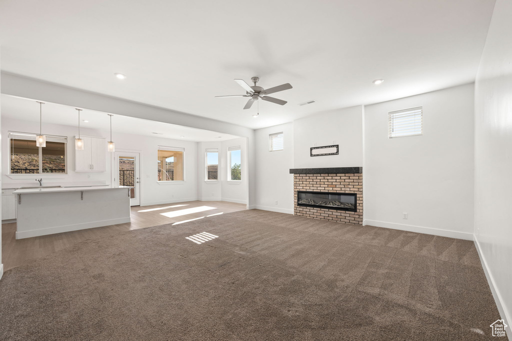 Photo 2 for MLS #2115820 at 822 N Pleasant Valley Ln