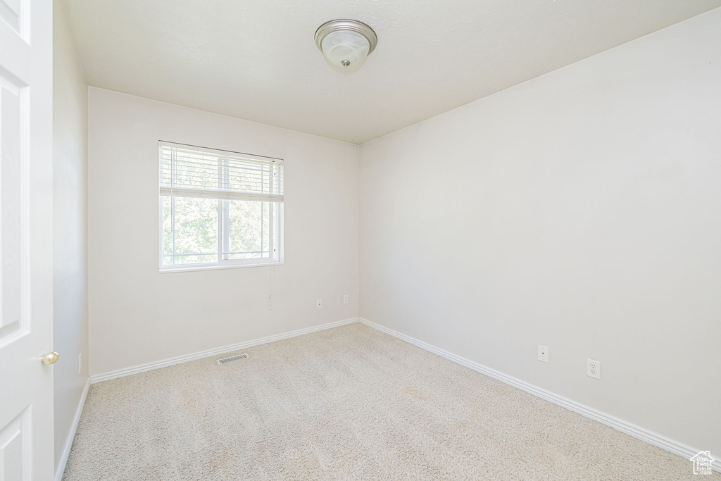 Photo 13 for MLS #2115821 at 979 W 600 North