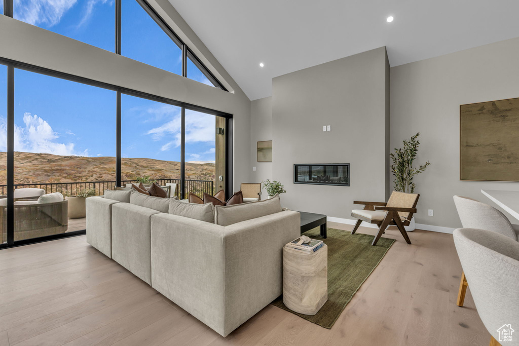 Photo 7 for MLS #2115841 at 4259 E Escalante Ln #63