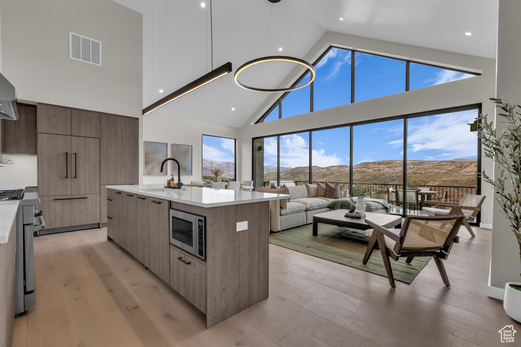 Photo 6 for MLS #2115841 at 4259 E Escalante Ln #63