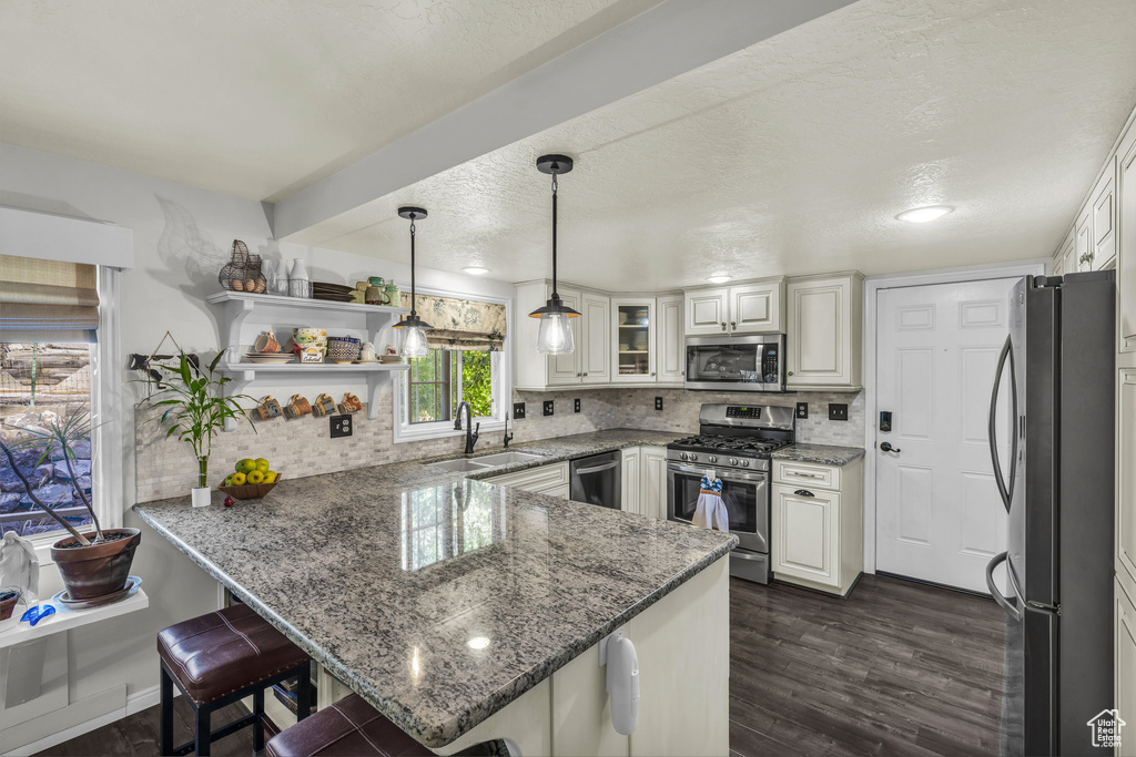 Photo 2 for MLS #2115857 at 254 N Hillside Dr