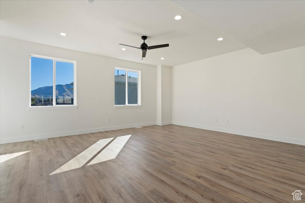 Photo 6 for MLS #2115883 at 805 S Greenway Dr