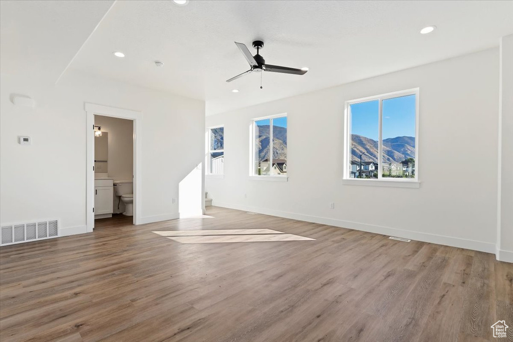 Photo 5 for MLS #2115883 at 805 S Greenway Dr