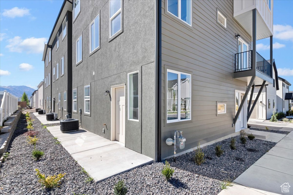 Photo 30 for MLS #2115883 at 805 S Greenway Dr