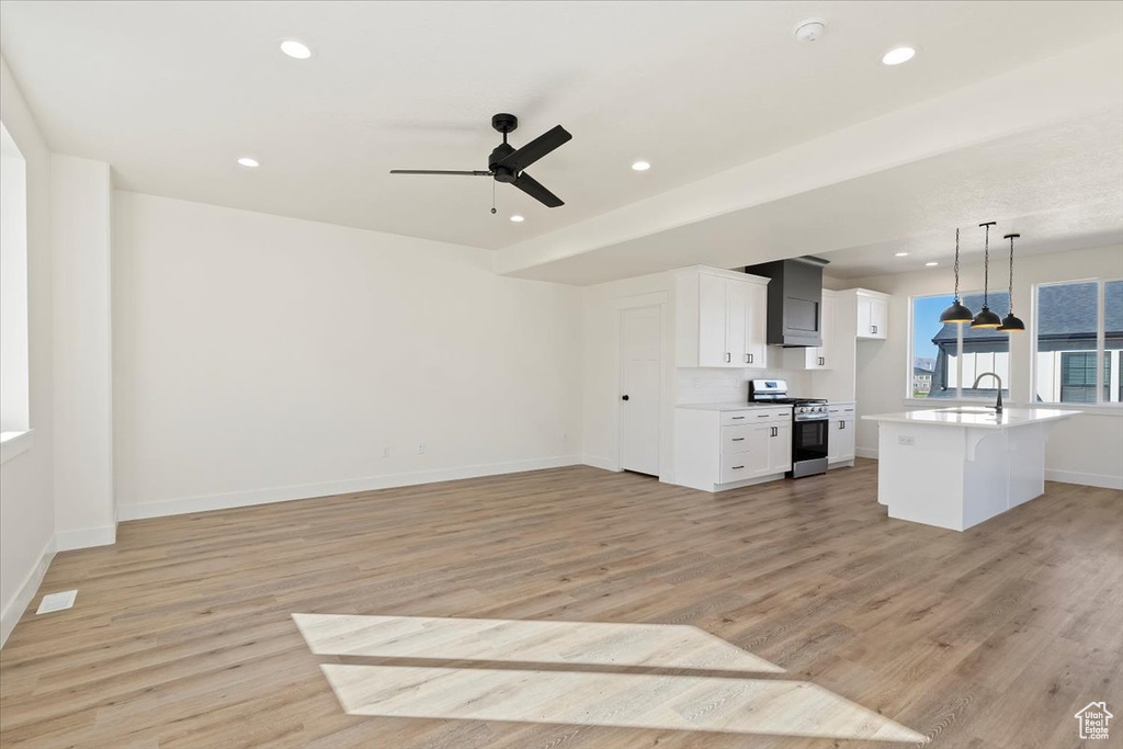 Photo 7 for MLS #2115883 at 805 S Greenway Dr
