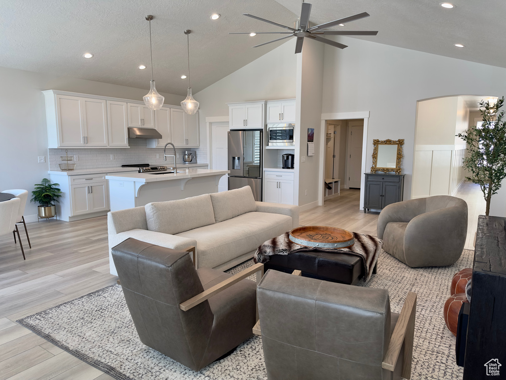 Photo 3 for MLS #2115884 at 1778 S Buckley Ln