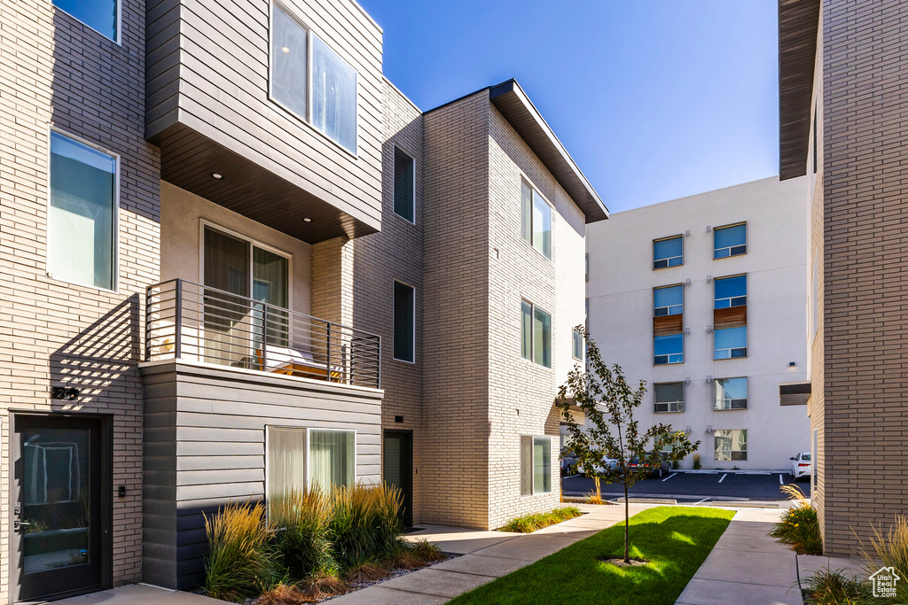 230 W 1300 S #27 Salt Lake City, UT 84115