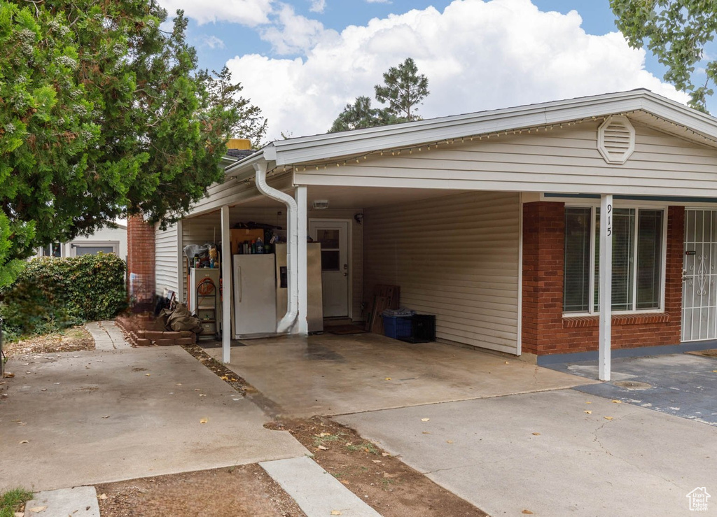 Photo 35 for MLS #2115896 at 915 Hislop Dr