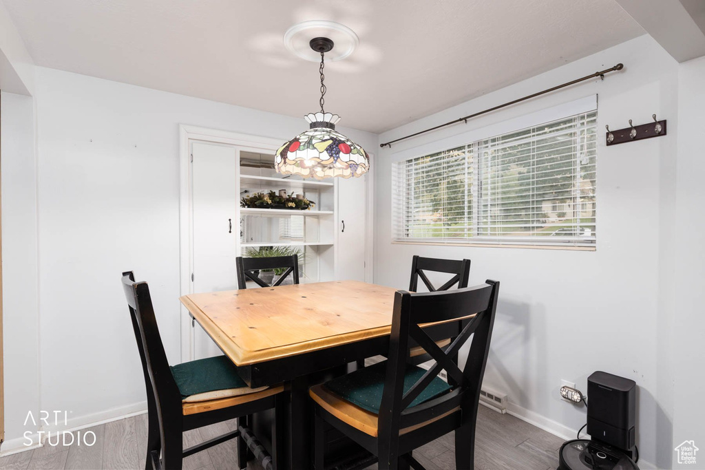 Photo 8 for MLS #2115896 at 915 Hislop Dr