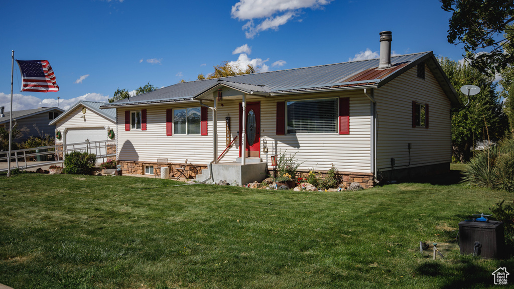 Photo 2 for MLS #2115898 at 438 W 400 North