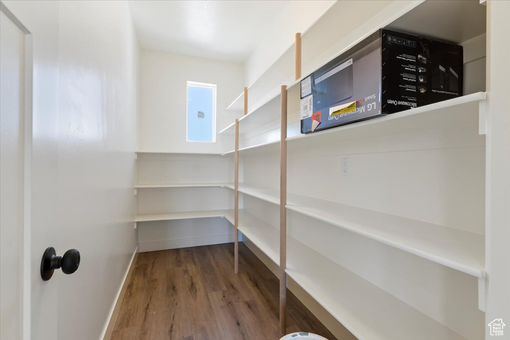 Photo 16 for MLS #2115901 at 831 S Greenway Dr