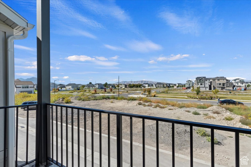 Photo 8 for MLS #2115901 at 831 S Greenway Dr