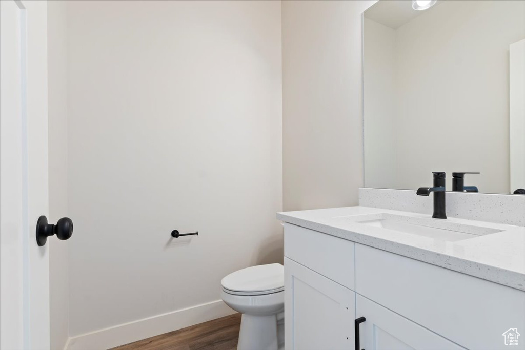Photo 12 for MLS #2115901 at 831 S Greenway Dr