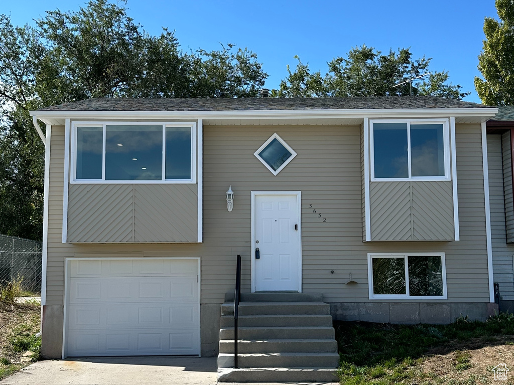 Photo 3 for MLS #2115911 at 3632 S 8150 West