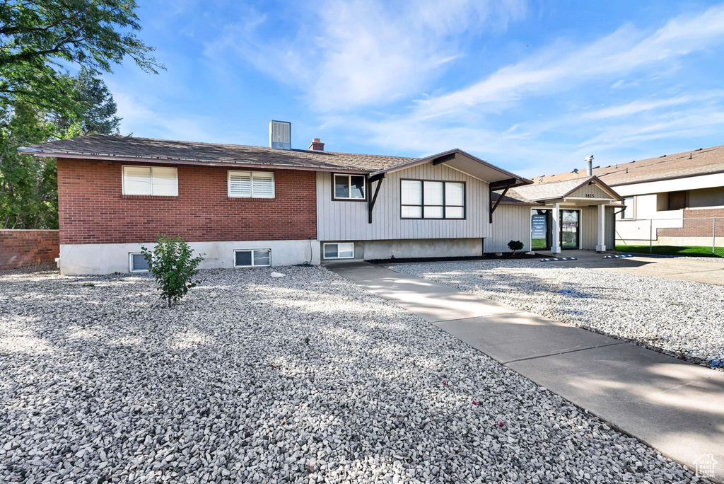Photo 2 for MLS #2115915 at 1825 W 4400 South