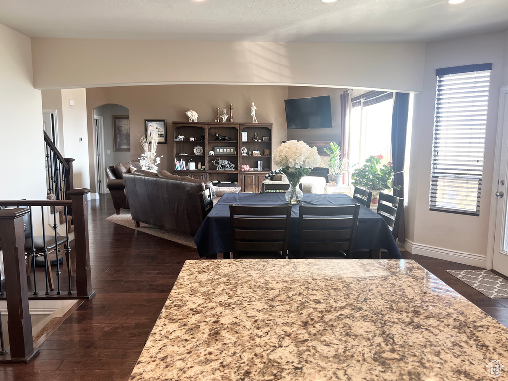 Photo 7 for MLS #2115921 at 853 Horizon Dr