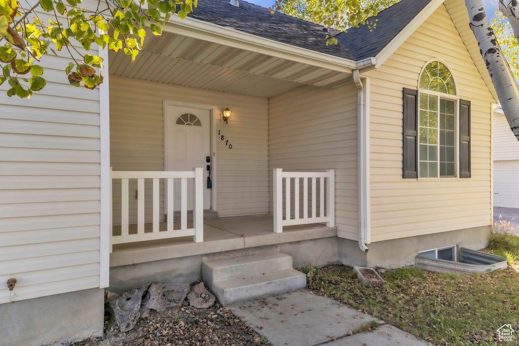 Photo 3 for MLS #2115930 at 1870 E Sunrise Dr