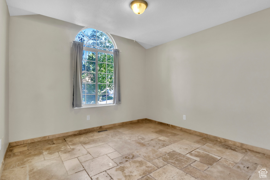 Photo 16 for MLS #2115930 at 1870 E Sunrise Dr