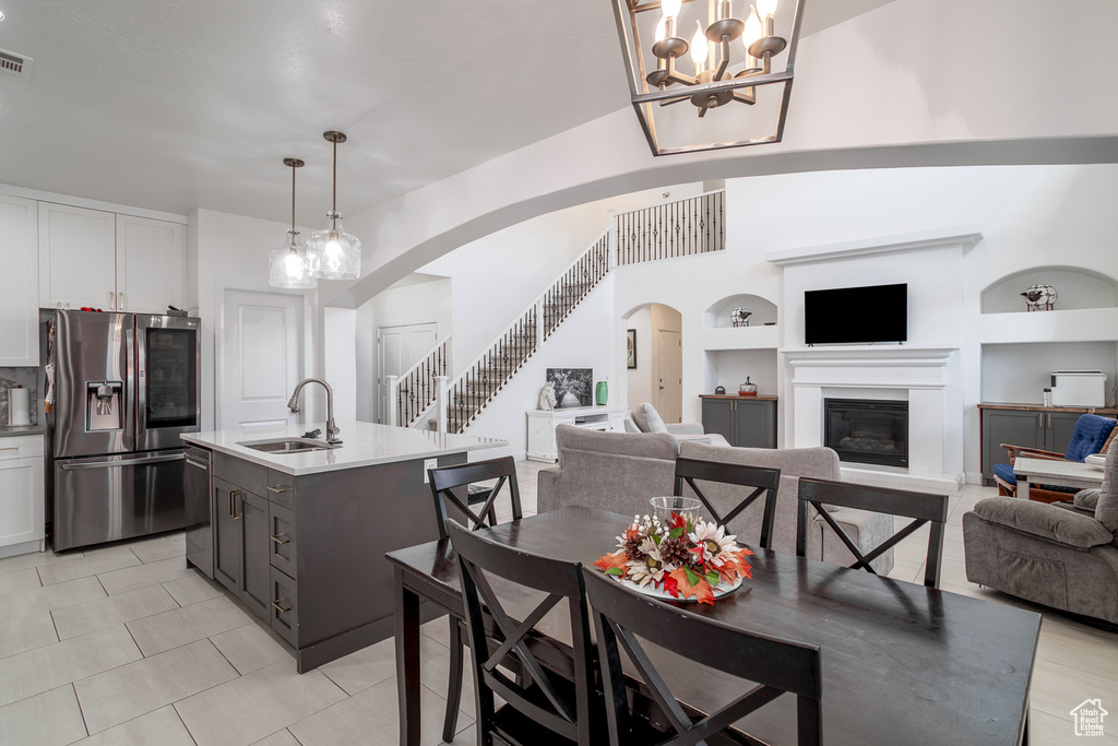 Photo 10 for MLS #2115955 at 376 E Calgary