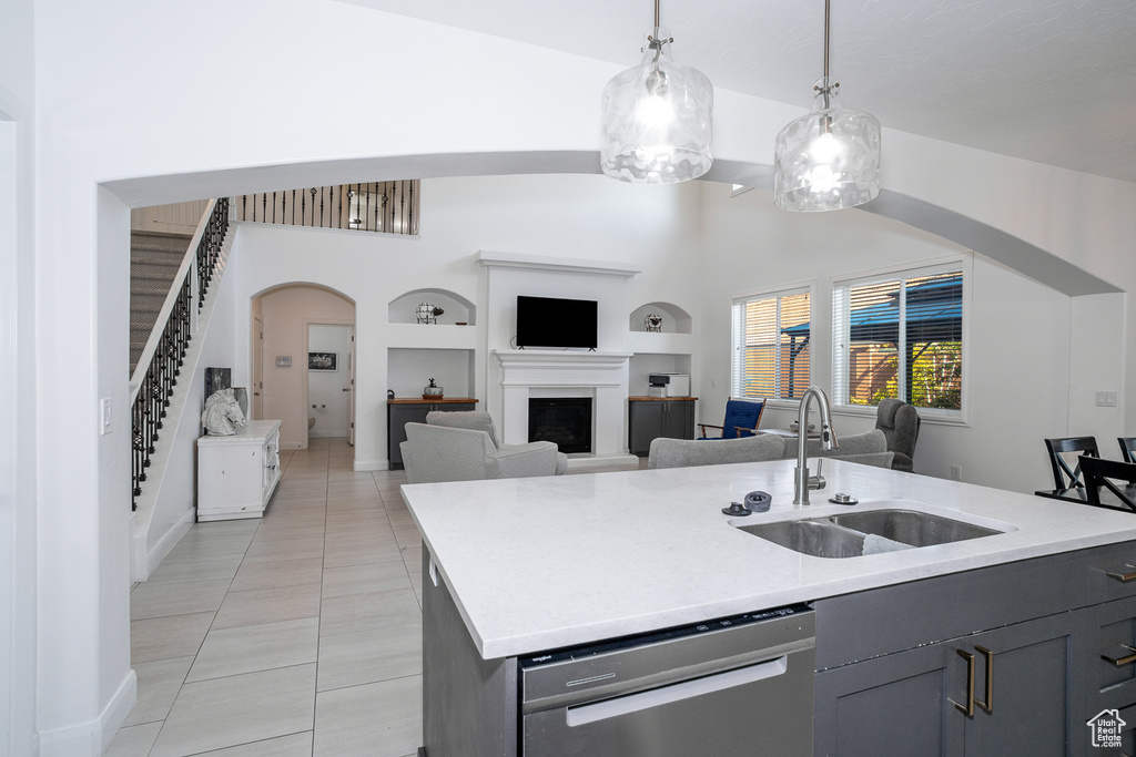 Photo 12 for MLS #2115955 at 376 E Calgary