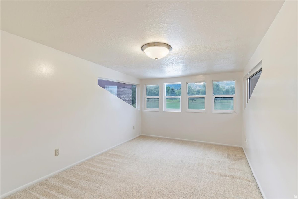 69 WHITE BARN DR Pleasant View, UT 84414