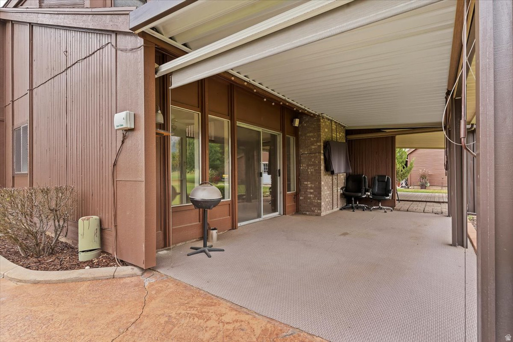 69 WHITE BARN DR Pleasant View, UT 84414