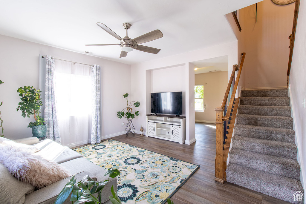 5784 MANHATTAN DR Stansbury Park, UT 84074