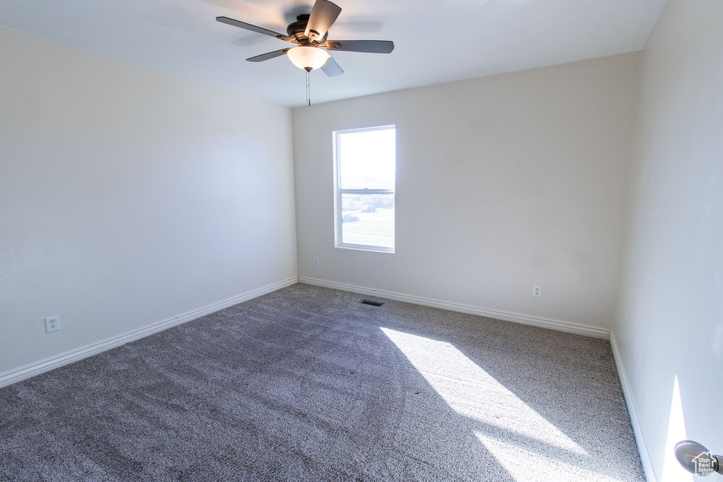 5784 MANHATTAN DR Stansbury Park, UT 84074