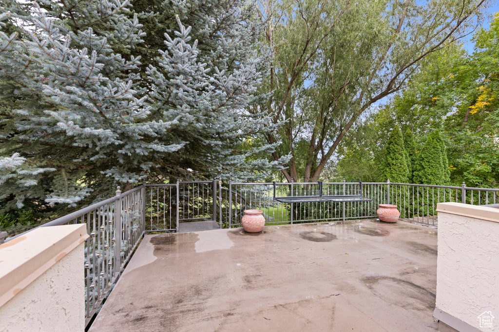 22 HILLSBOROUGH DR Pleasant View, UT 84414