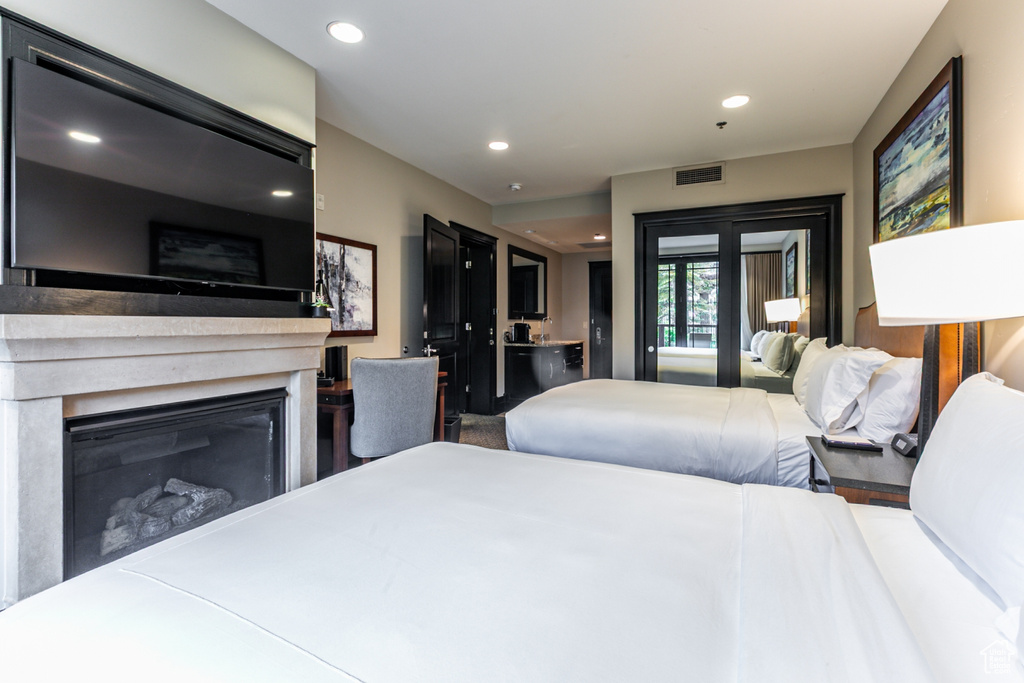 Photo 21 for MLS #2115969 at 2100 W Frostwood Blvd #4137