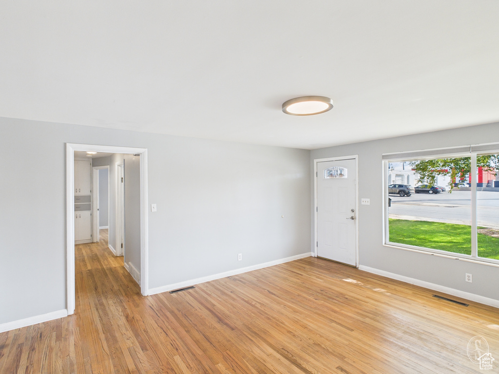 Photo 4 for MLS #2116000 at 41 W 650 North