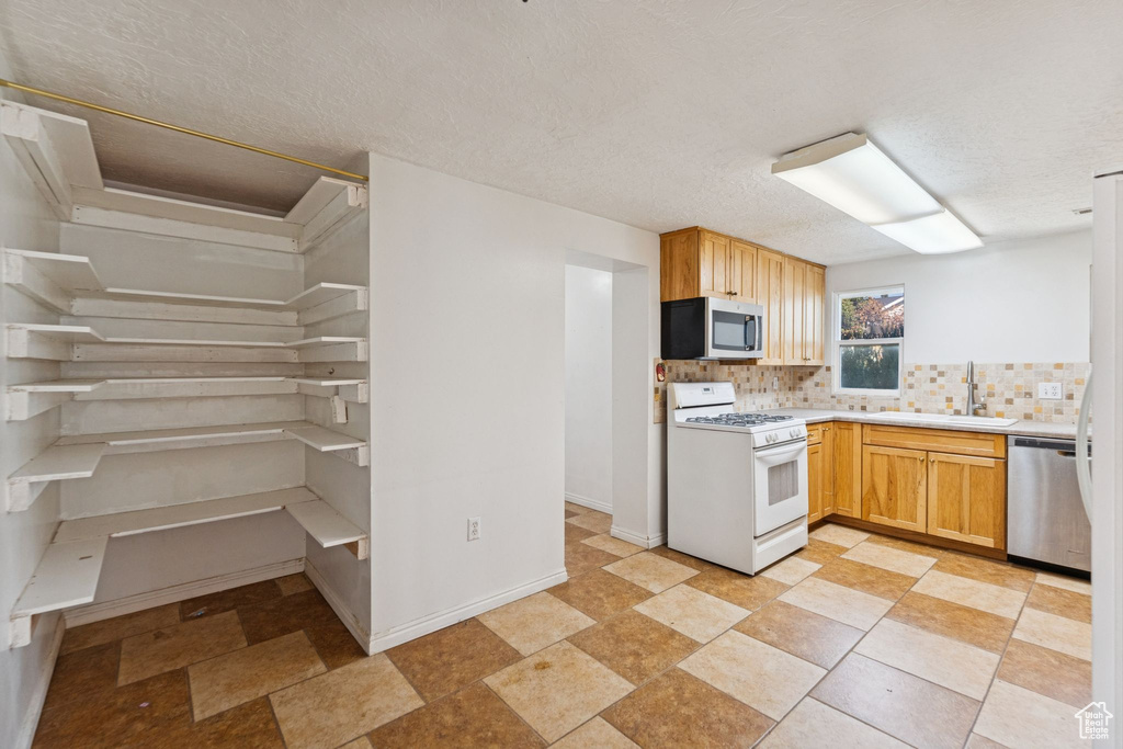 Photo 7 for MLS #2116008 at 2184 W Gentile St