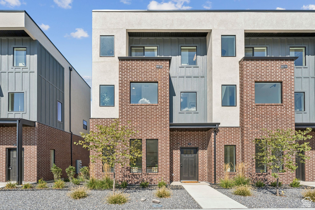 Photo 33 for MLS #2116012 at 59 E 200 North #1