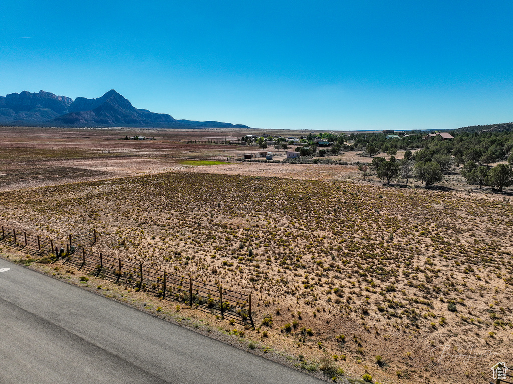 17  DAYBREAK MESA DR Apple Valley, UT 84737