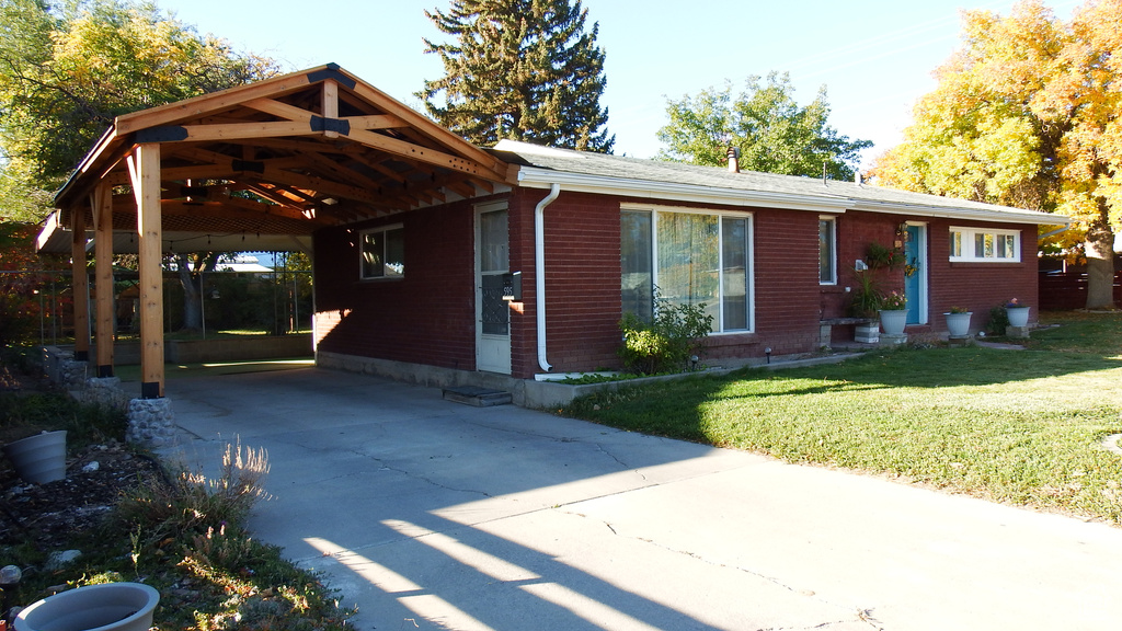 Photo 3 for MLS #2116026 at 595 W 250 South