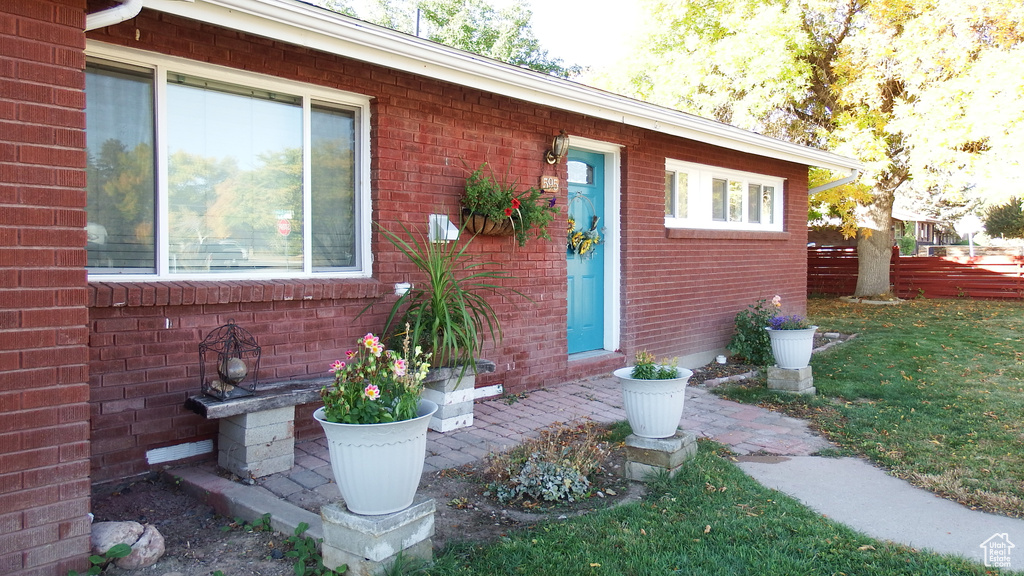Photo 4 for MLS #2116026 at 595 W 250 South