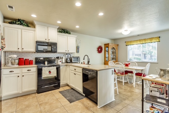 Photo 7 for MLS #2116034 at 1166 W 200 South