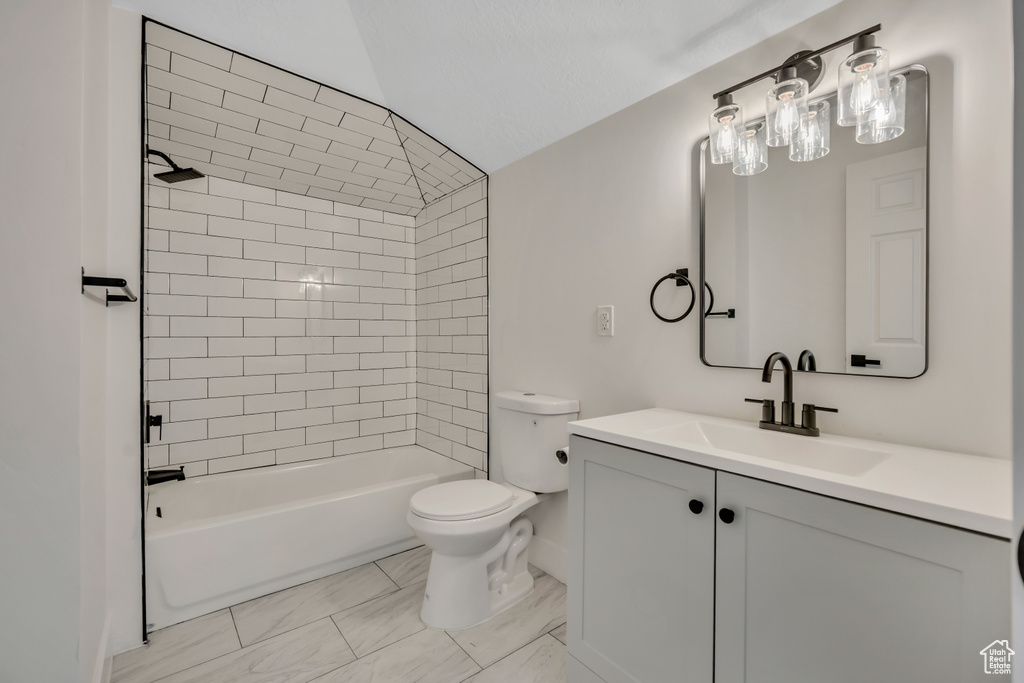 Photo 12 for MLS #2116041 at 2202 S Lake St
