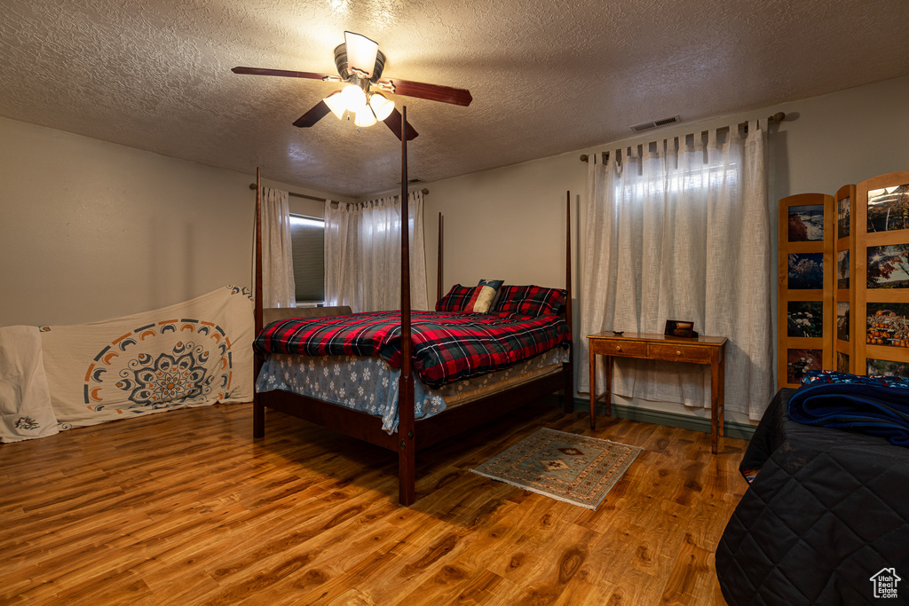Photo 12 for MLS #2116045 at 530 W Powell Dr