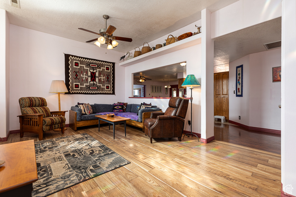 Photo 4 for MLS #2116045 at 530 W Powell Dr
