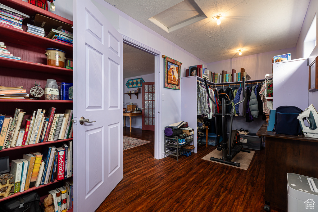 Photo 10 for MLS #2116045 at 530 W Powell Dr