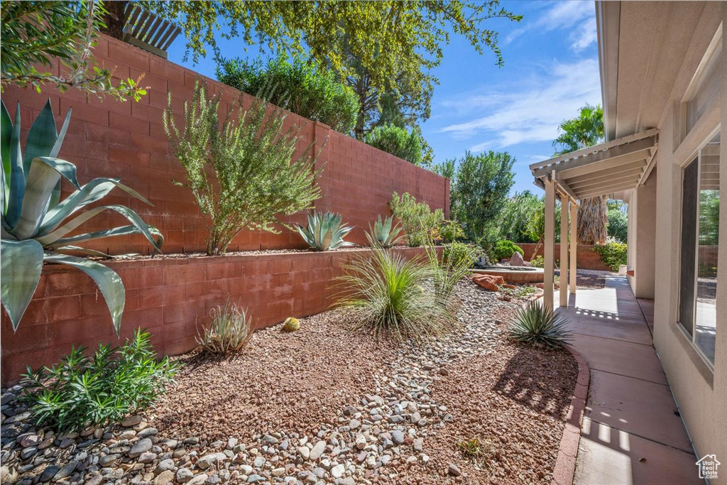 Photo 22 for MLS #2116061 at 1584 N Raven Ln