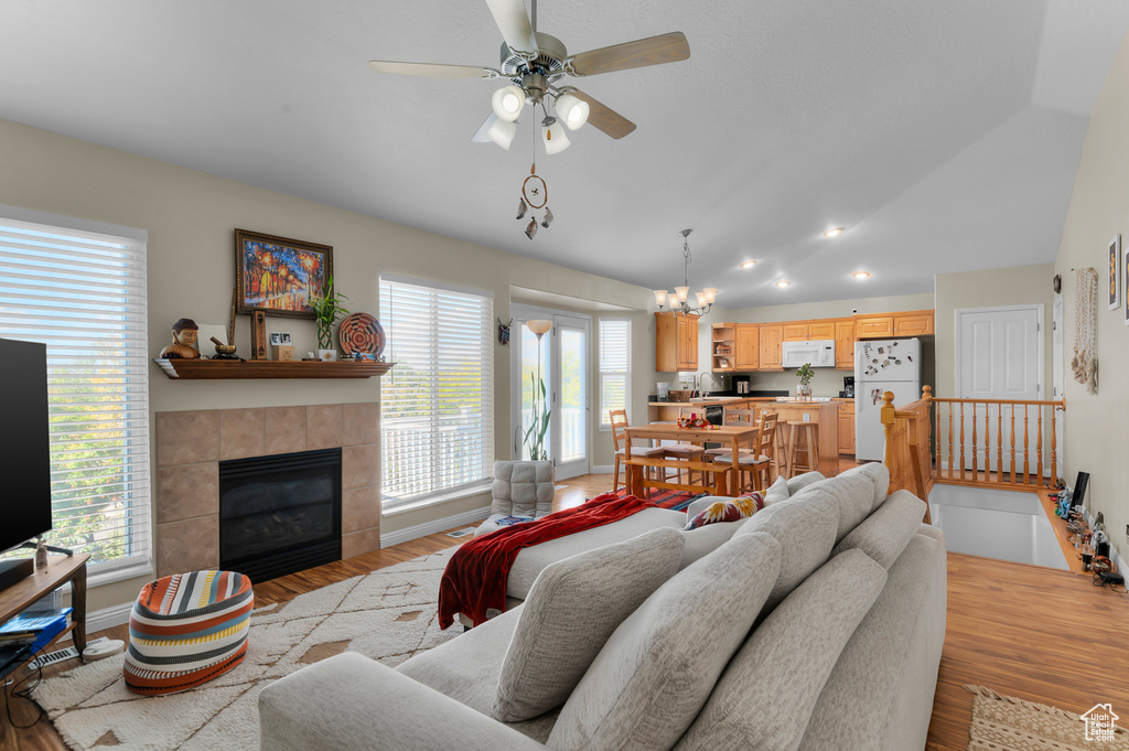 Photo 4 for MLS #2116065 at 921 N 600 East
