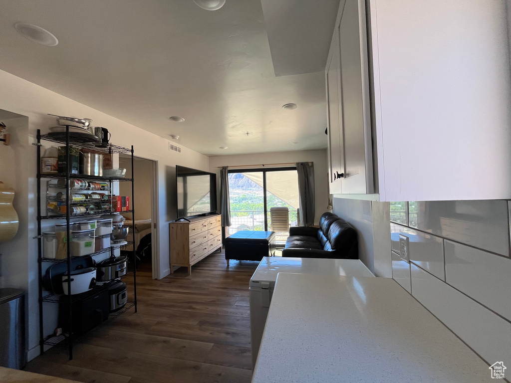 Photo 14 for MLS #2116070 at 1185 S Murphy Ln #202B