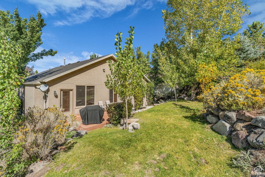 Photo 3 for MLS #2116097 at 102 E Manilla Dr