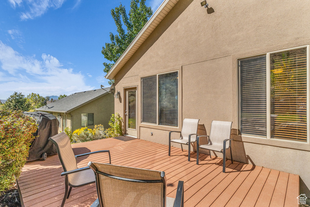 Photo 11 for MLS #2116097 at 102 E Manilla Dr