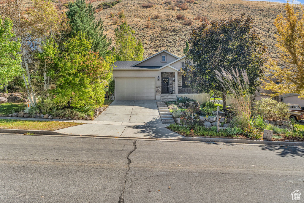 Photo 32 for MLS #2116097 at 102 E Manilla Dr